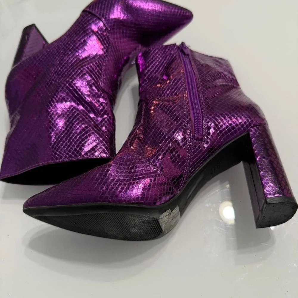 💜 INC International Concepts Purple Metallic Snake-Embossed Boots – Size‎ 5M